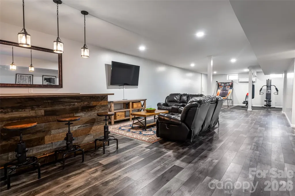 6 Oxford Court Asheville NC 28804