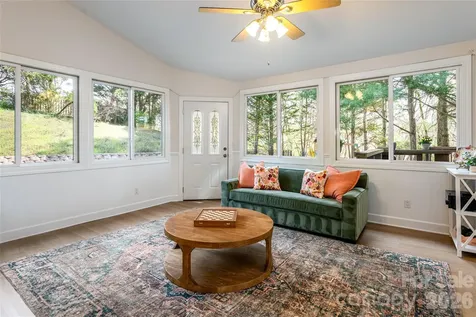 6 Oxford Court Asheville NC 28804