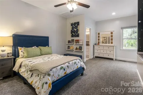 6 Oxford Court Asheville NC 28804