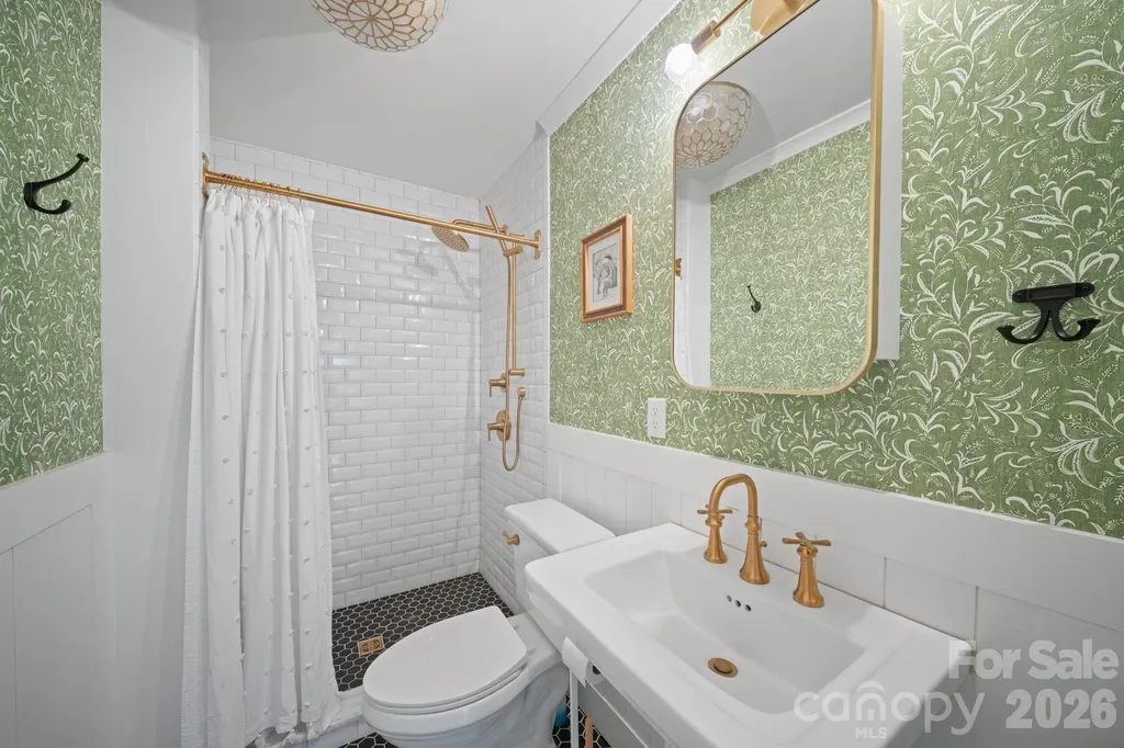 24 Dellwood Street Asheville NC 28806