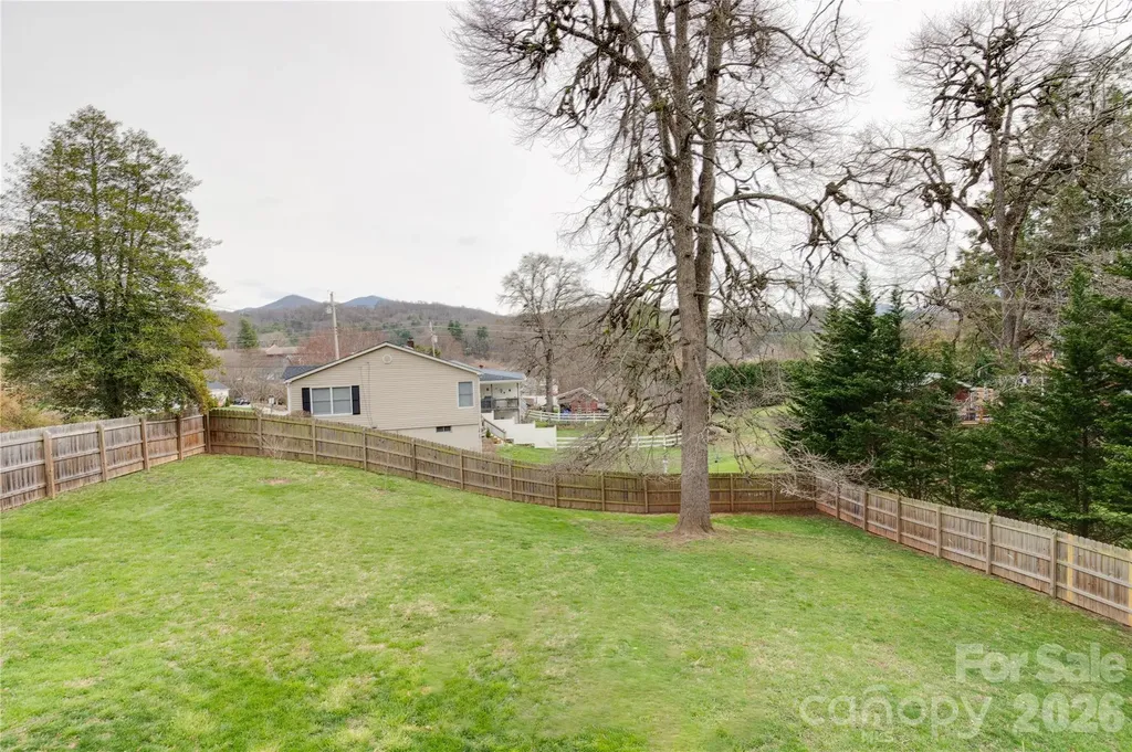 107 Shepard Way Burnsville NC 28714