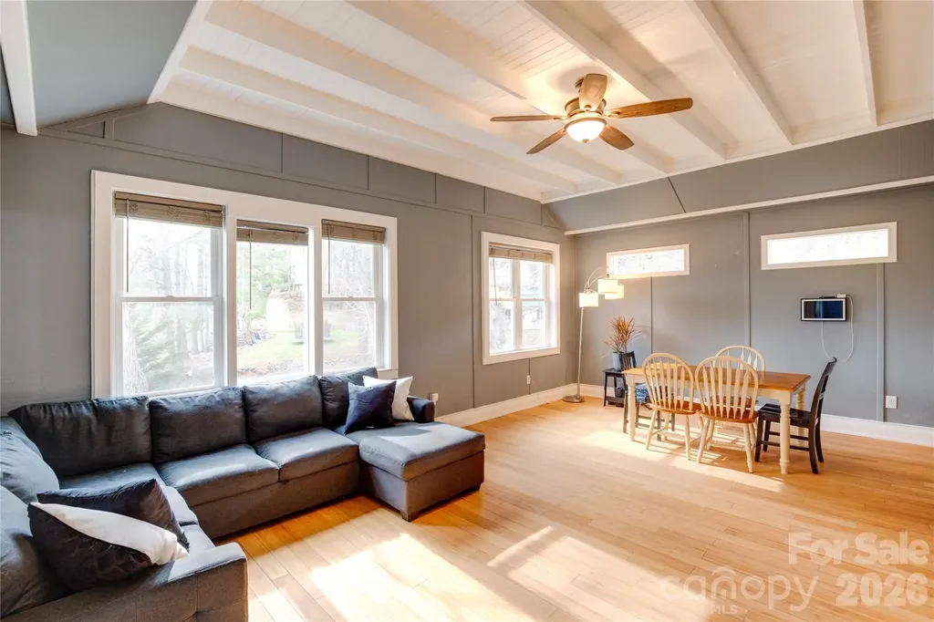 107 Shepard Way Burnsville NC 28714