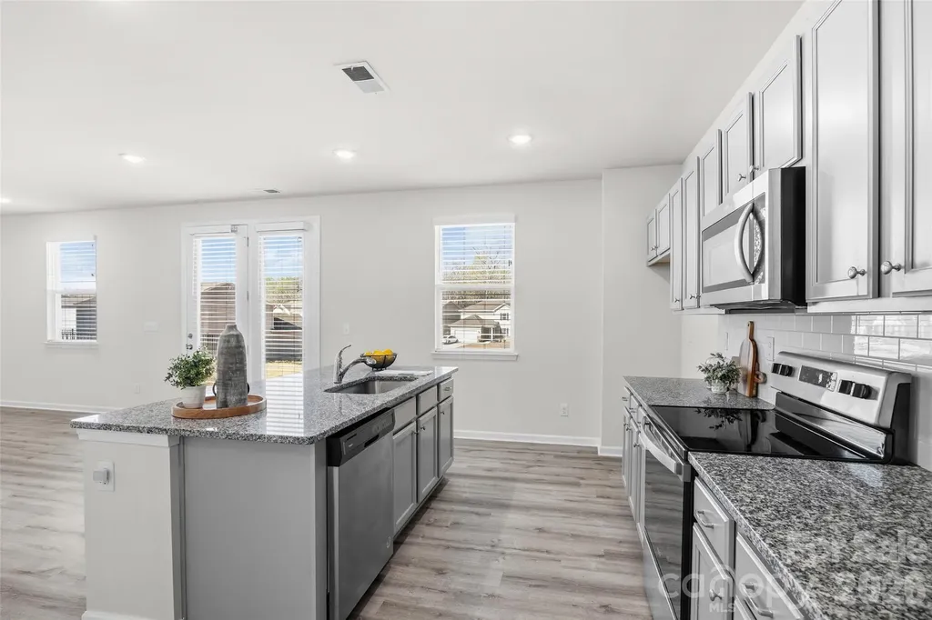 7024 Maple Run Circle Charlotte NC 28215