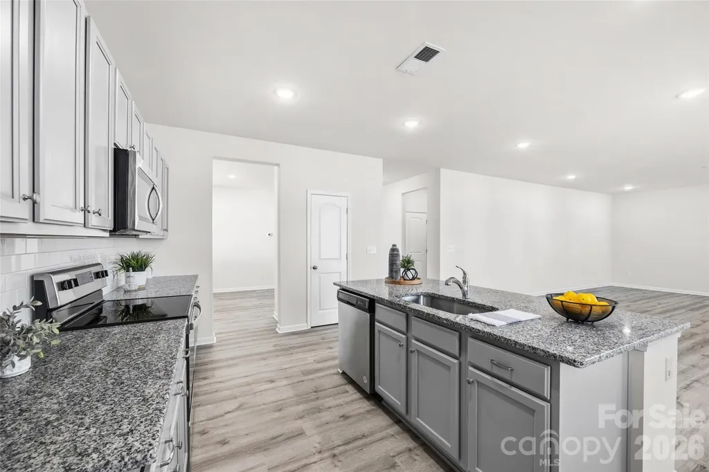 7024 Maple Run Circle Charlotte NC 28215