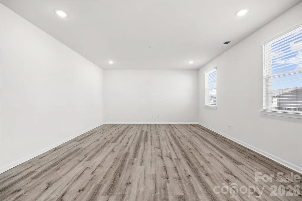 7024 Maple Run Circle Charlotte NC 28215