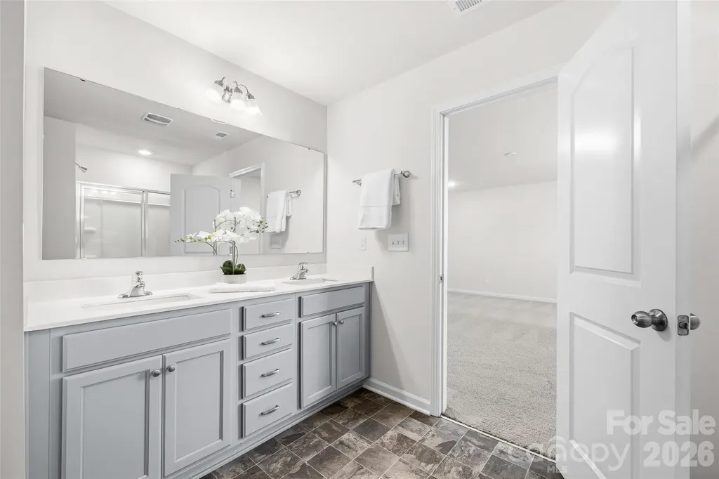 7024 Maple Run Circle Charlotte NC 28215