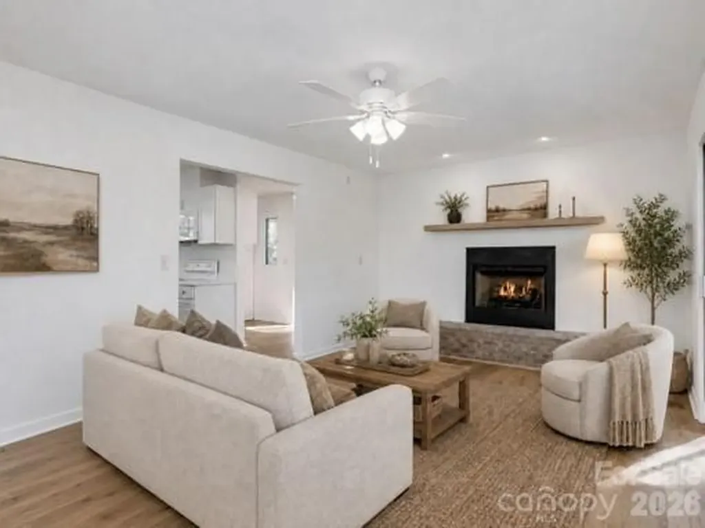 3113 Primrose Drive Hendersonville NC 28792