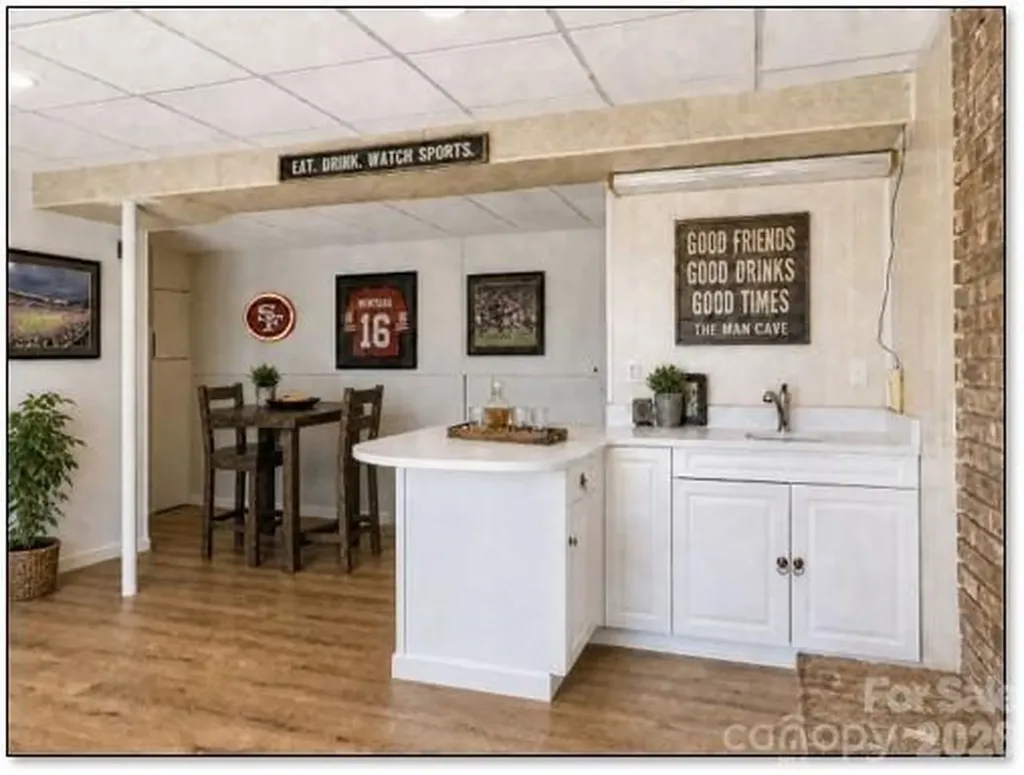 3113 Primrose Drive Hendersonville NC 28792
