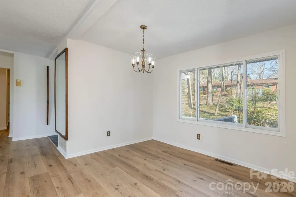 3113 Primrose Drive Hendersonville NC 28792
