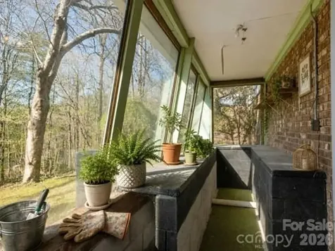 3113 Primrose Drive Hendersonville NC 28792