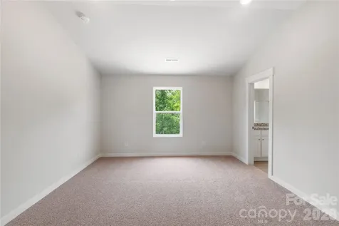 3410 Robindale Drive Winston Salem NC 27107