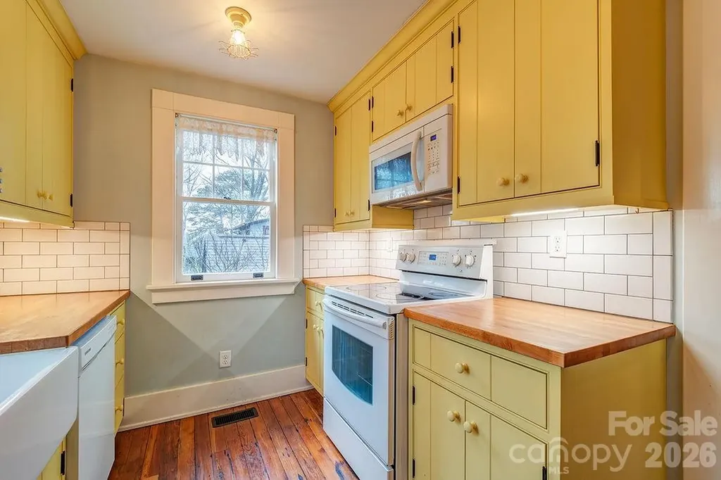 2 Hillside Walk Asheville NC 28801