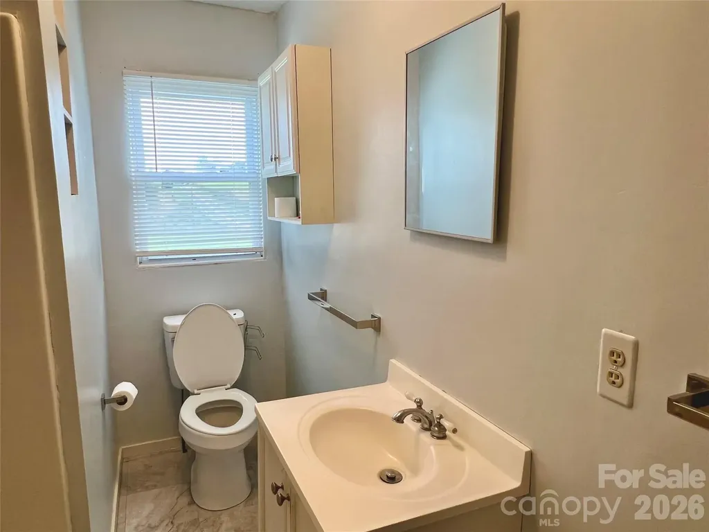 4264 Nc 10 Highway W Hickory NC 28602
