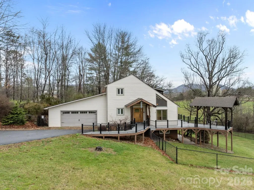 234 Justice Ridge Road Candler NC 28715