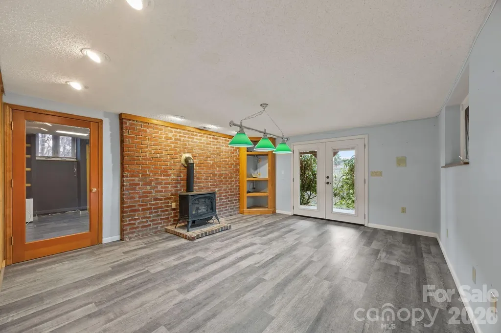 234 Justice Ridge Road Candler NC 28715