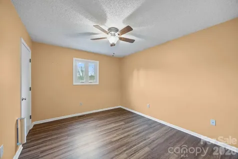 234 Justice Ridge Road Candler NC 28715