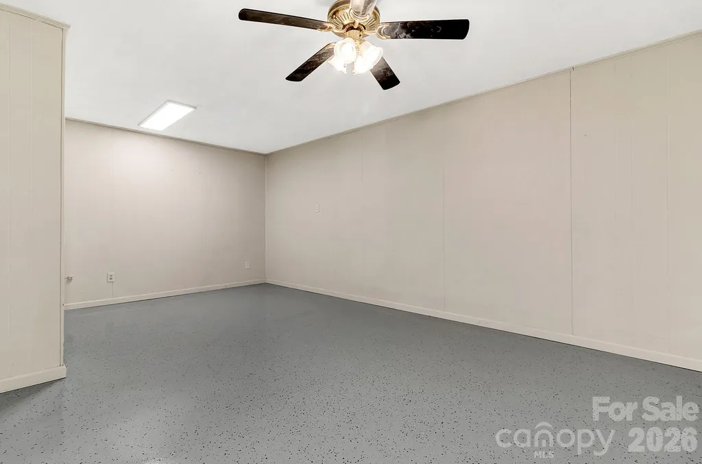 44 Tuttle Road Hendersonville NC 28792