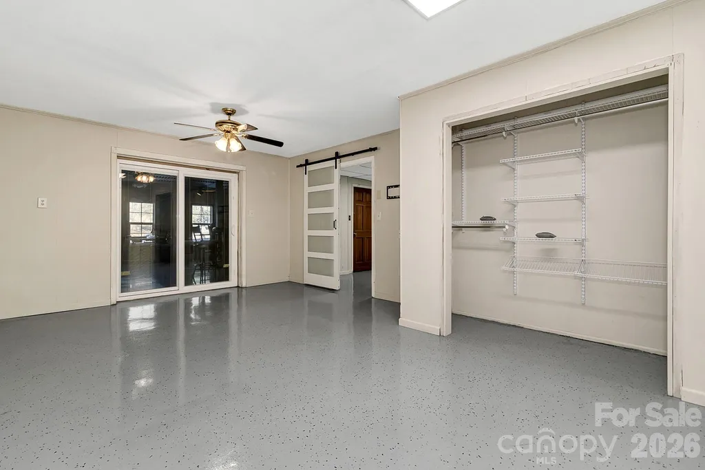 44 Tuttle Road Hendersonville NC 28792