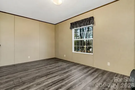 44 Tuttle Road Hendersonville NC 28792