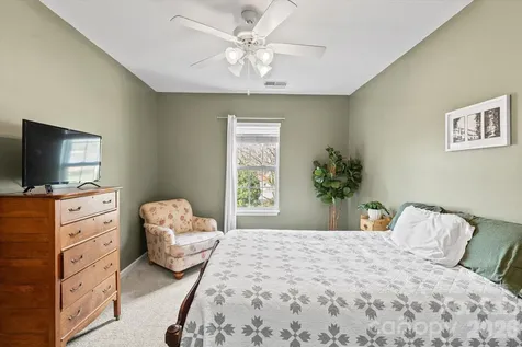 233 Appeldoorn Circle Asheville NC 28803