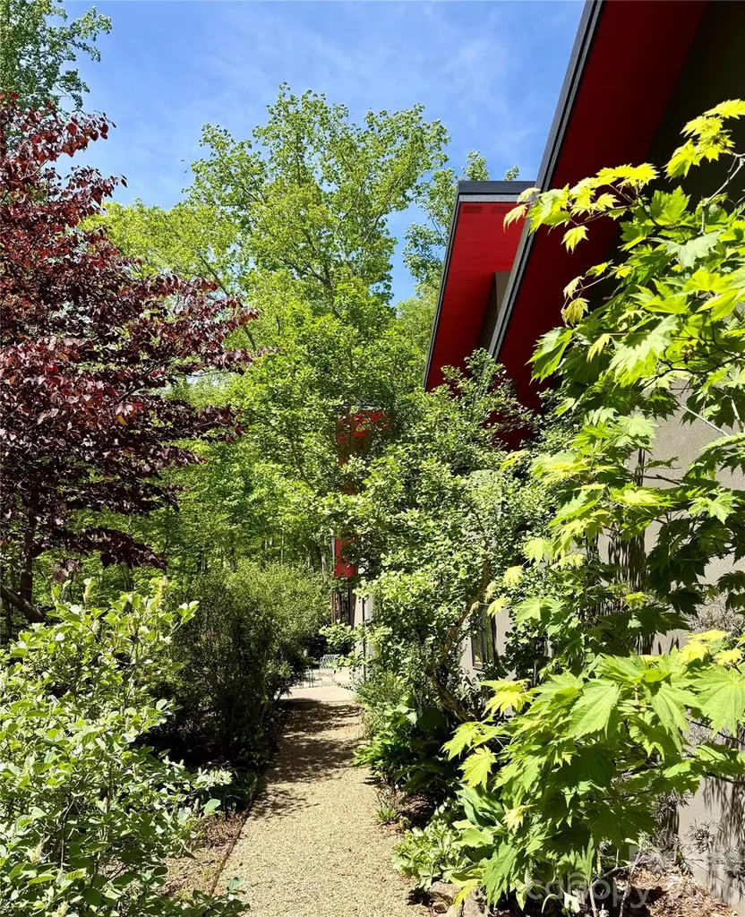 33 Robinson Creek Road Asheville NC 28803