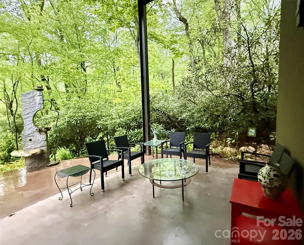 33 Robinson Creek Road Asheville NC 28803