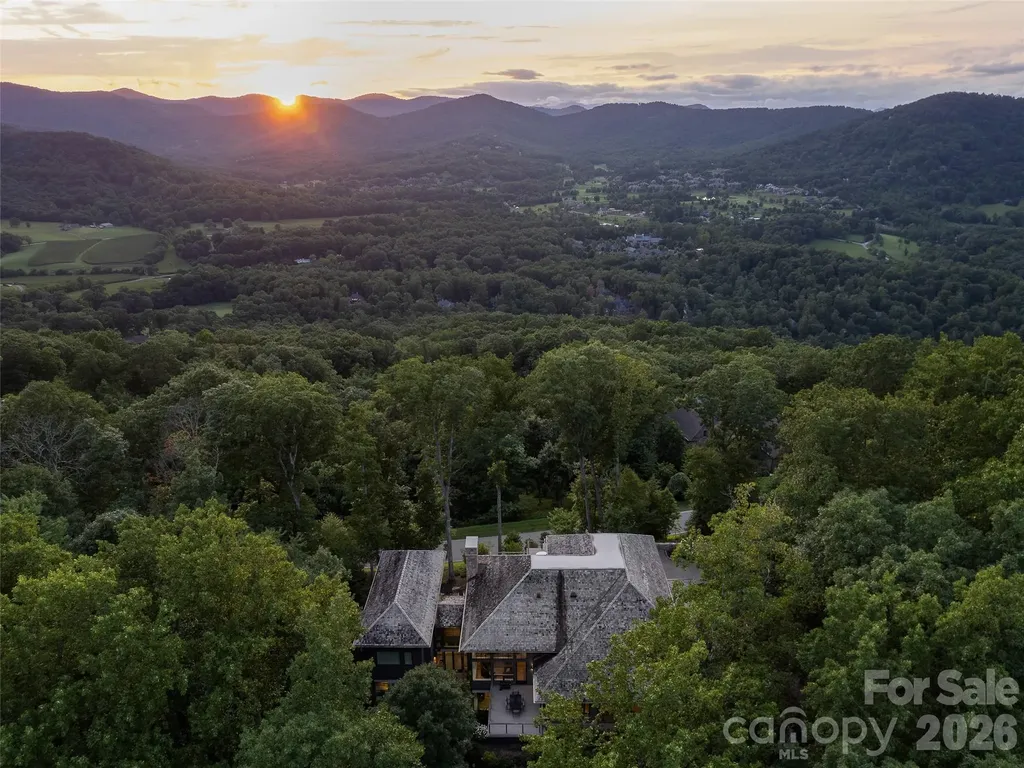 8 Deer Grass Court Arden NC 28704