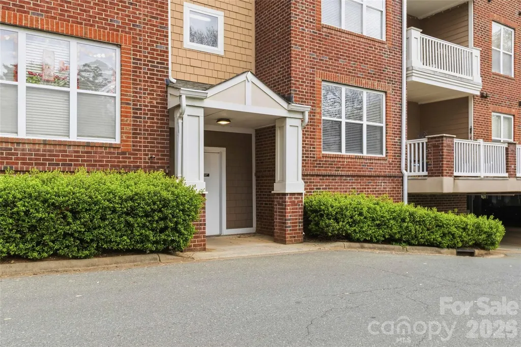1000 E Woodlawn Road Charlotte NC 28209