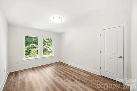 1731 Deer Street Charlotte NC 28214