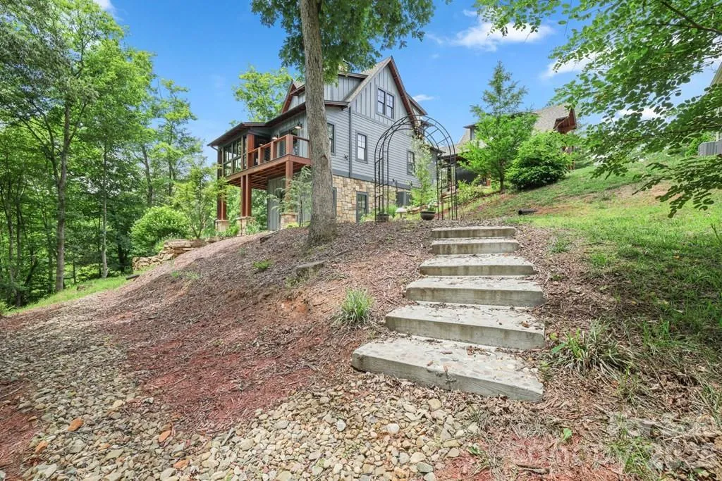 117 Amberleaf Way Cullowhee NC 28723