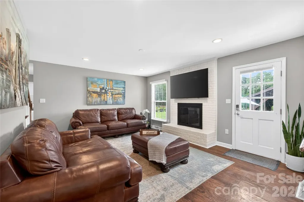 3231 Windrow Lane Matthews NC 28105