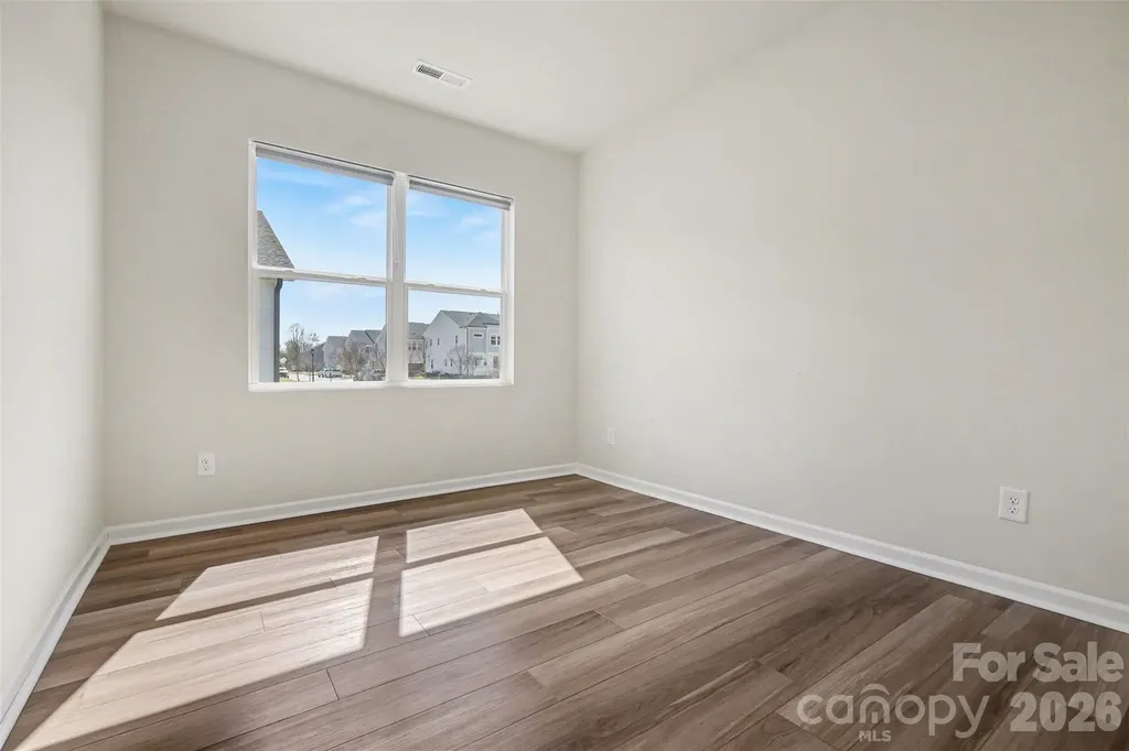 105 Renny Alley Charlotte NC 28217