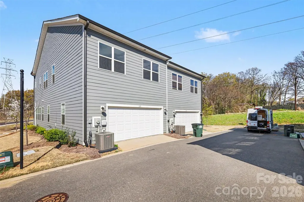 105 Renny Alley Charlotte NC 28217