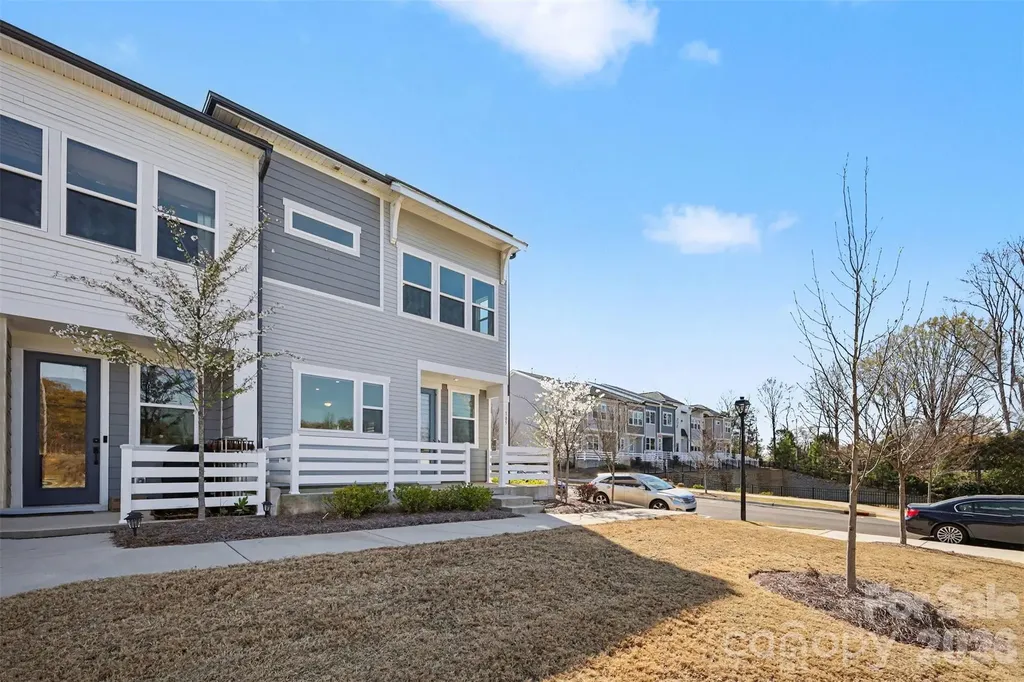 105 Renny Alley Charlotte NC 28217