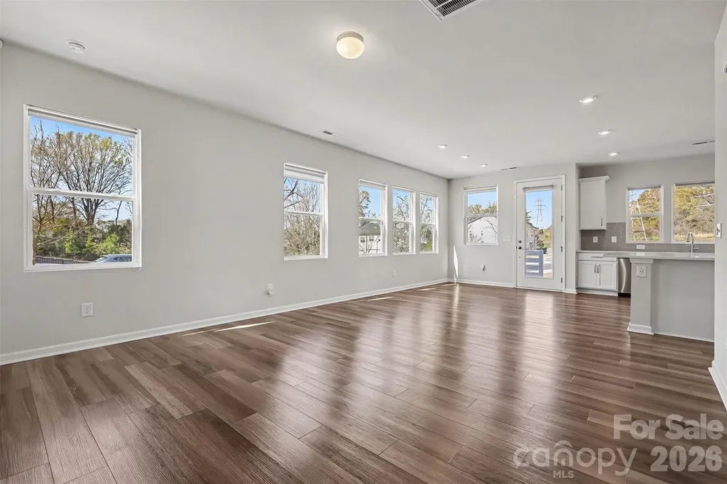 105 Renny Alley Charlotte NC 28217