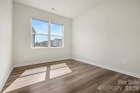 105 Renny Alley Charlotte NC 28217