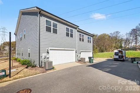 105 Renny Alley Charlotte NC 28217