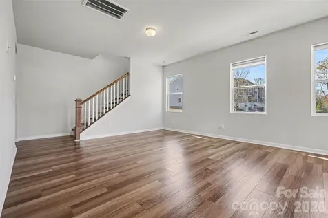 105 Renny Alley Charlotte NC 28217