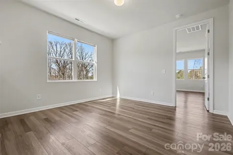 105 Renny Alley Charlotte NC 28217