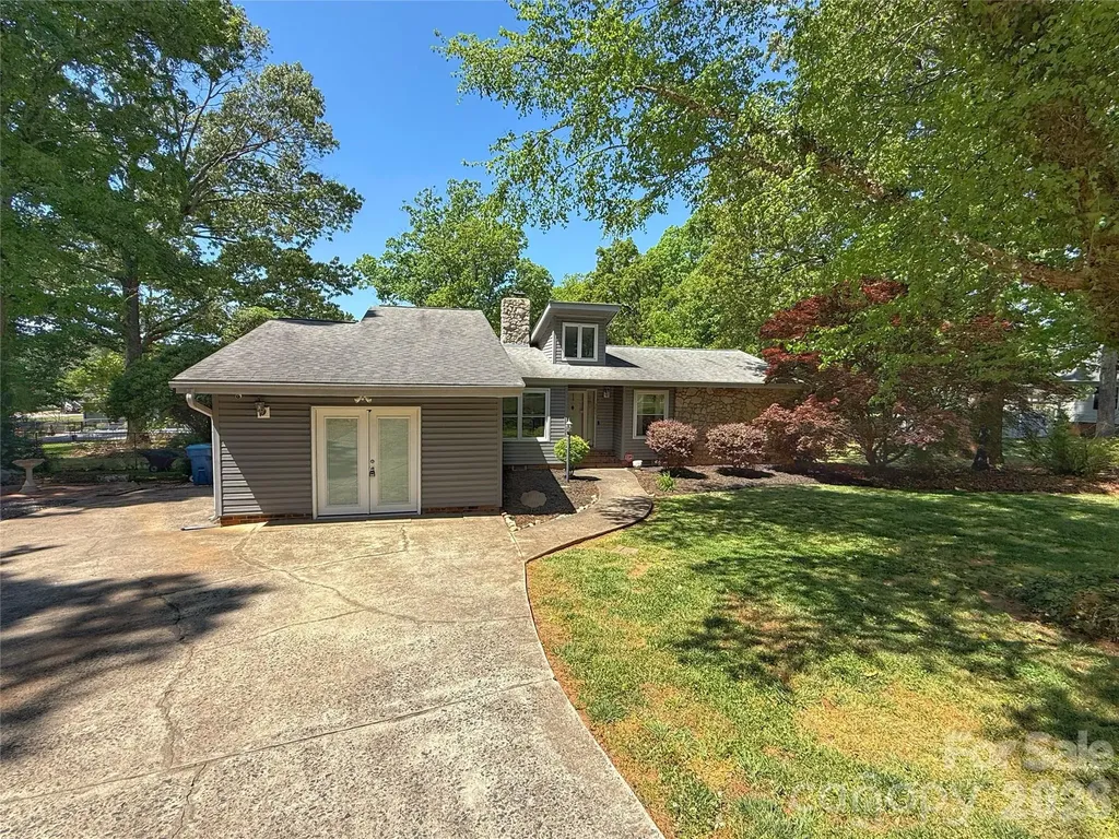 3005 Irish Street Newton NC 28658