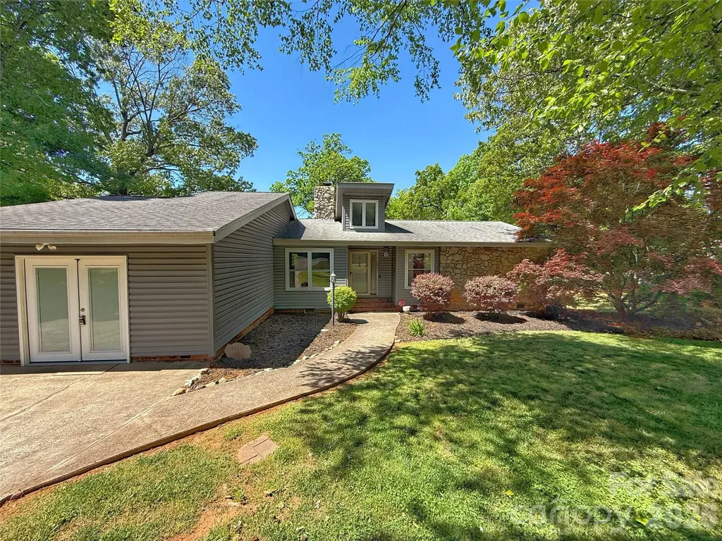3005 Irish Street Newton NC 28658