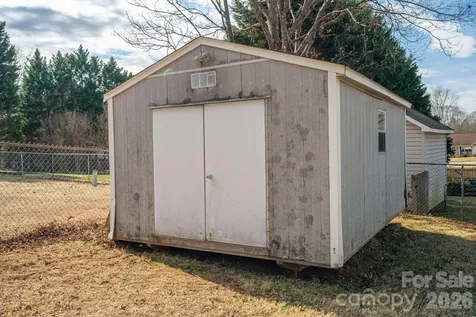 3005 Irish Street Newton NC 28658