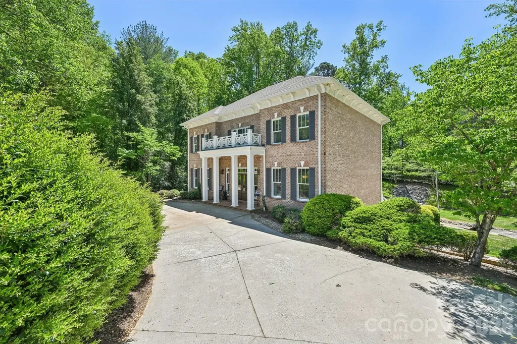 209 37th Avenue Place NW Hickory NC 28601