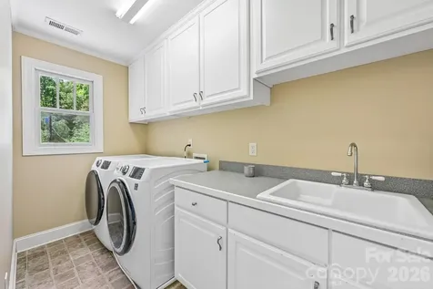 209 37th Avenue Place NW Hickory NC 28601