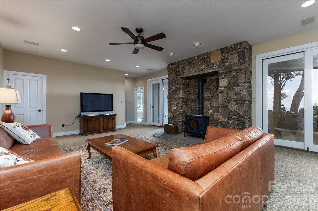 315 Jocassee Trail Sapphire NC 28774