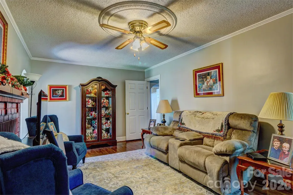 328 S Pink Street Cherryville NC 28021