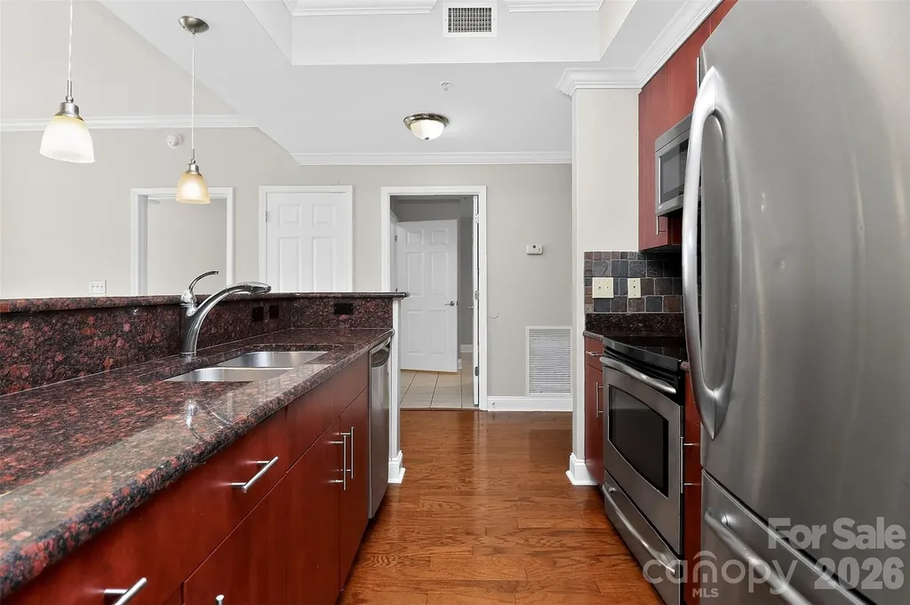 300 W 5th Street W Charlotte NC 28202