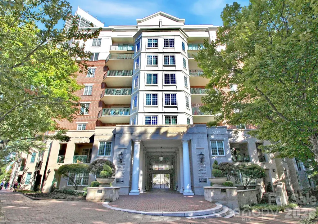 300 W 5th Street W Charlotte NC 28202
