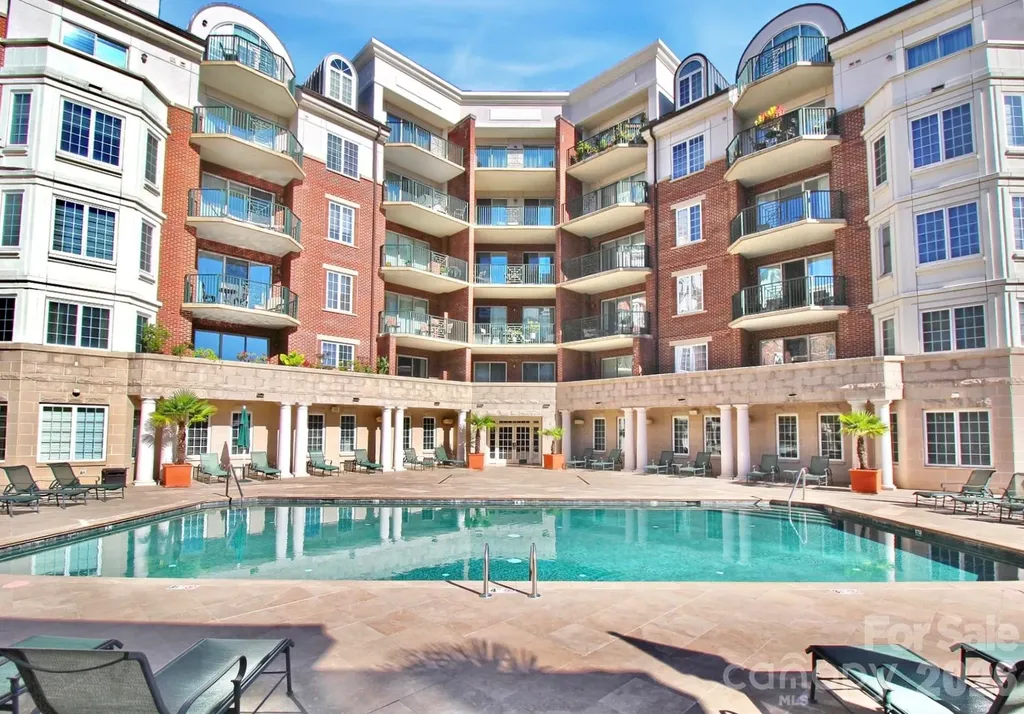 300 W 5th Street W Charlotte NC 28202