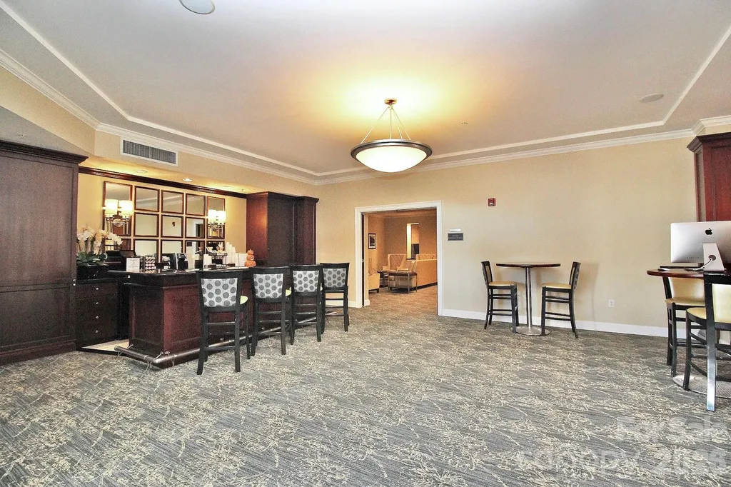 300 W 5th Street W Charlotte NC 28202